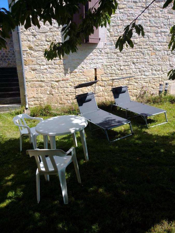 Chez La Marquise Bed & Breakfast Boissieres  Bagian luar foto