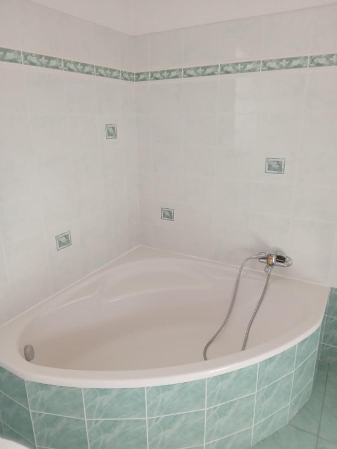 Chez La Marquise Bed & Breakfast Boissieres  Bagian luar foto